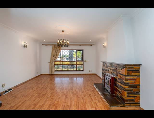 5 BEDROOM FREEHOLD SOLD IN CRAVENBY